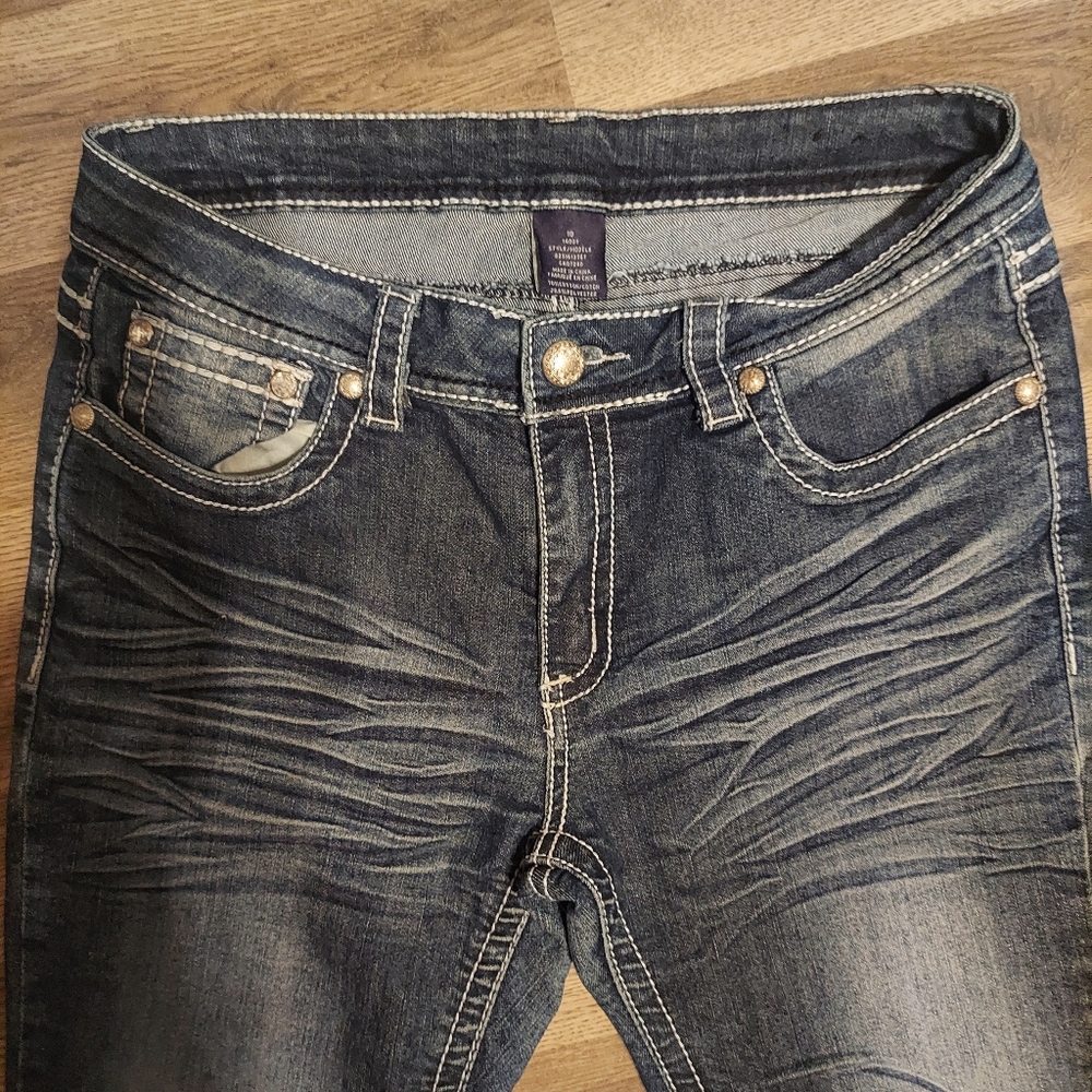 Jeans - Picture 2 of 3
